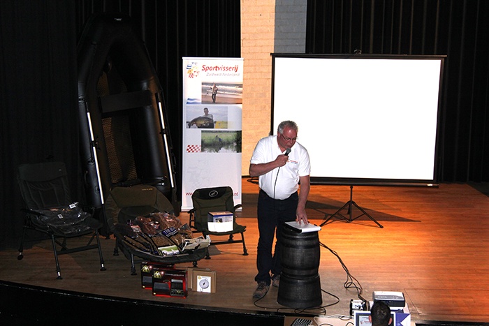 Michel Hollaar bijt het spits af.