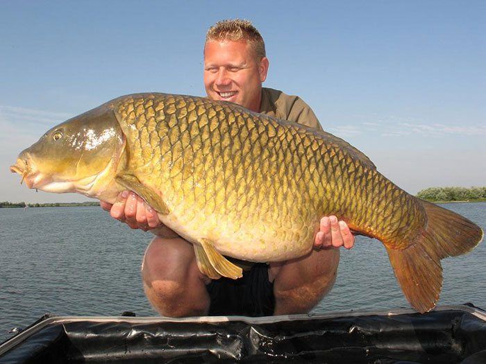 De vangst is alweer van een paar jaar geleden, maar duidelijk is wel dat Pascal een grote liefde heeft voor de 'groot water visserij'.