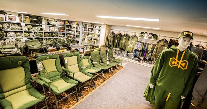 Stoelen, bivvy's, bedchairs, luggage, winterkleding, enz... Overal zit 15% korting op!
