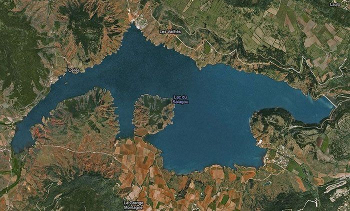 Een flinke slok water op 1200 km van Utrecht.