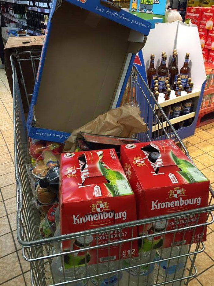 Halverwege de trip werden de hoogst nodige items aangevuld ;-)