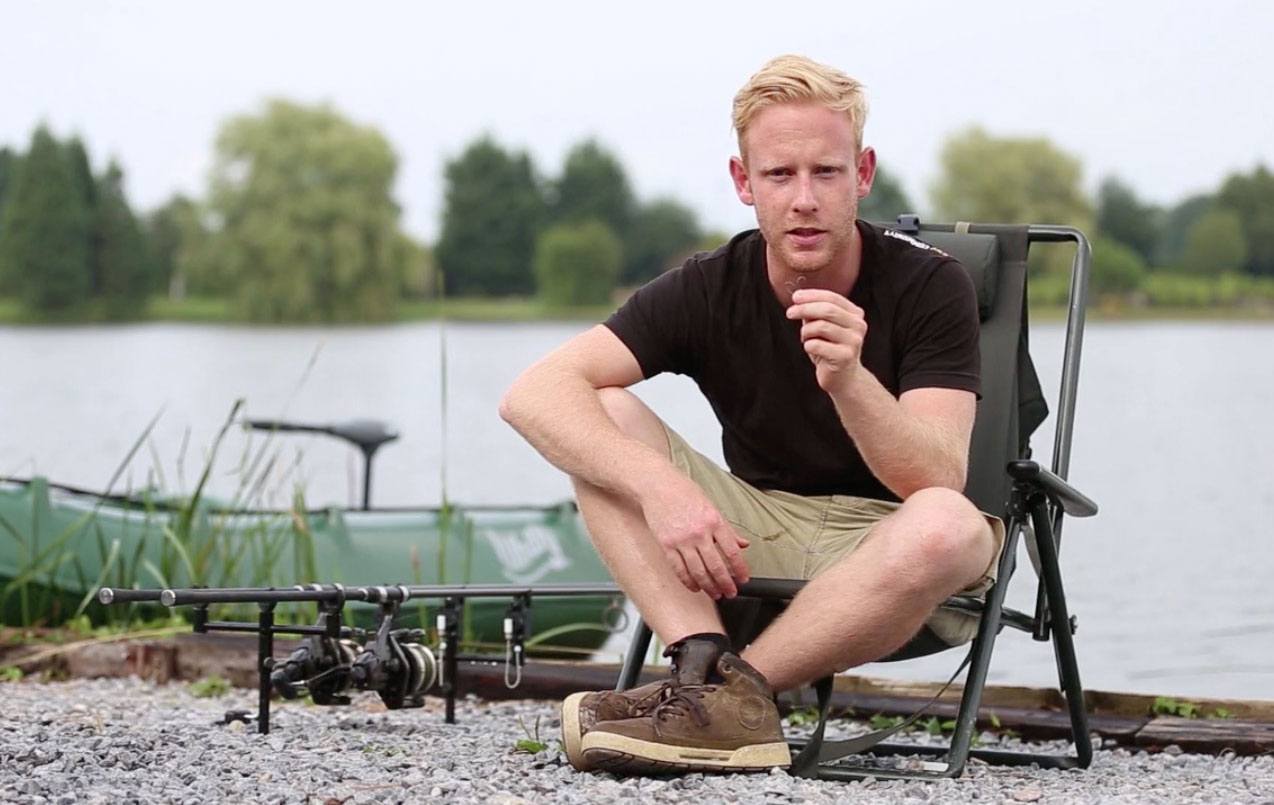 In een nieuwe 'How To' tutorial legt Mark Hofman zijn 'hakentest' uit. Immers: met vlijmscherpe haken vang je meer karpers!