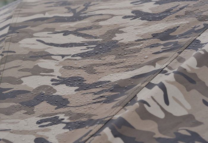 Het camouflagepatroon van de Contact Camou Range is alles behalve schreeuwerig en overdreven.