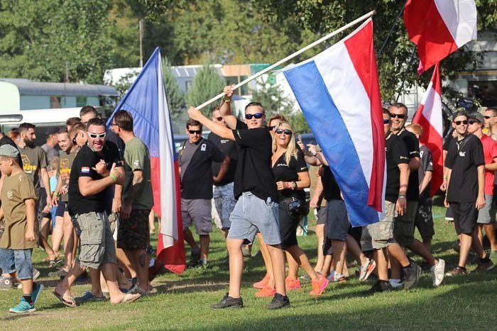 De Nederlandse vlag zwaait!