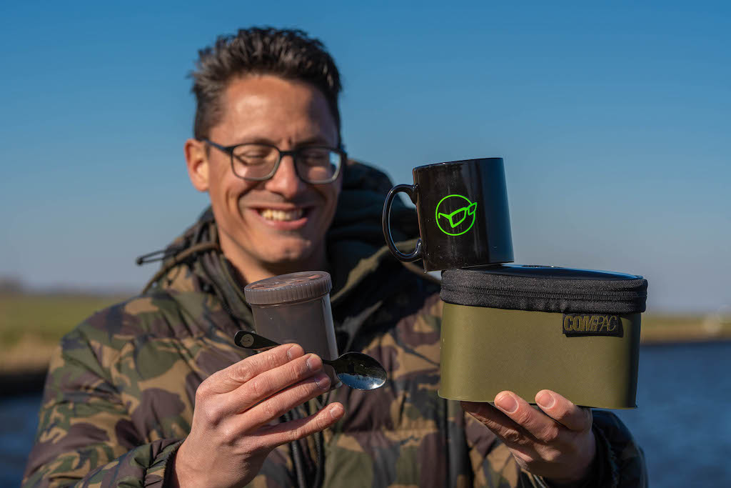 Korda Tea set.